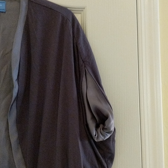 Silver-Gray Vera Wang cape - Picture 6 of 6